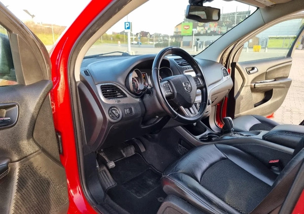 Dodge Journey cena 53900 przebieg: 162980, rok produkcji 2017 z Gdynia małe 154